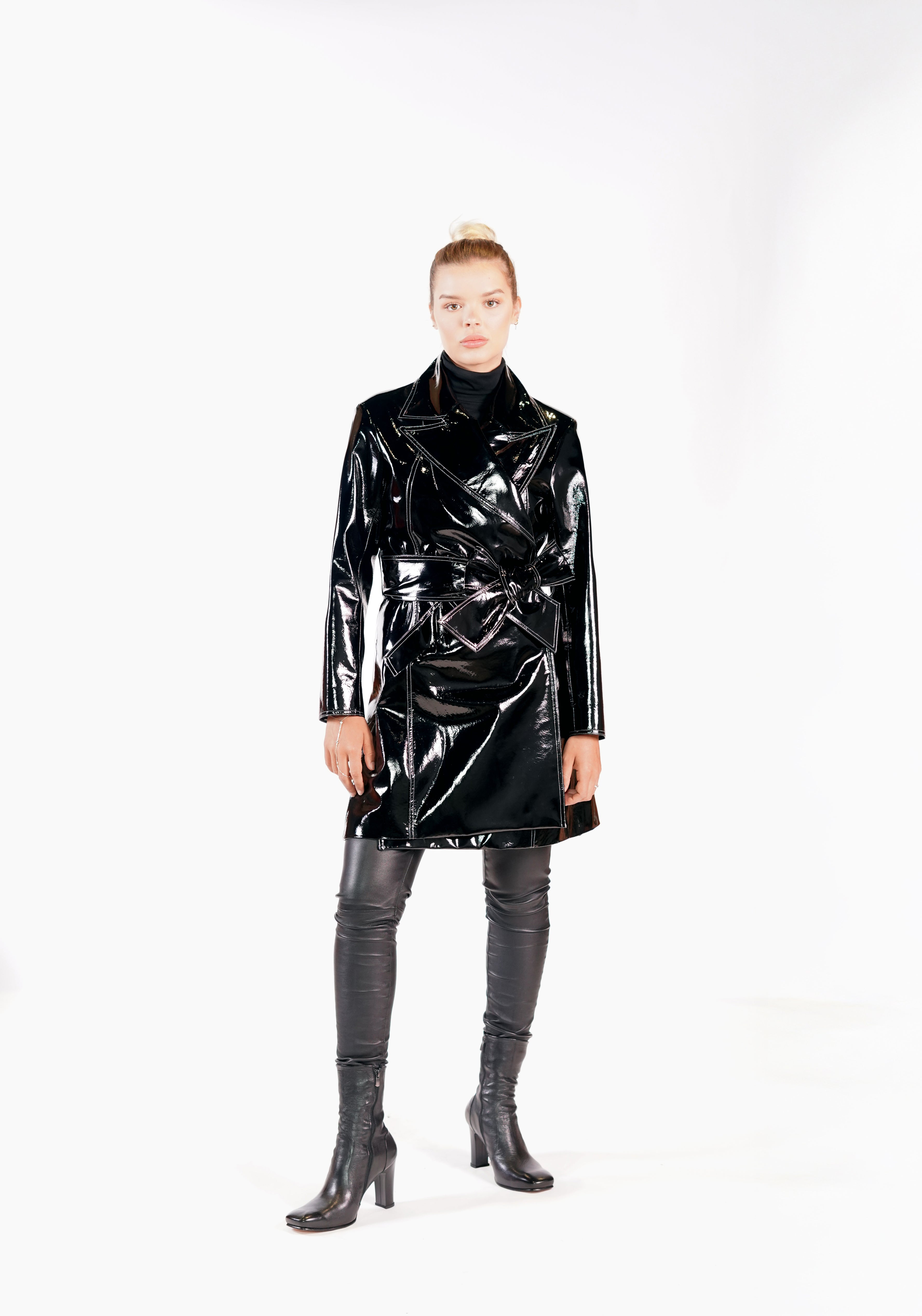 BLACK PATENT LEATHER MID- LENGTH TRENCH COAT /W TIE BELT