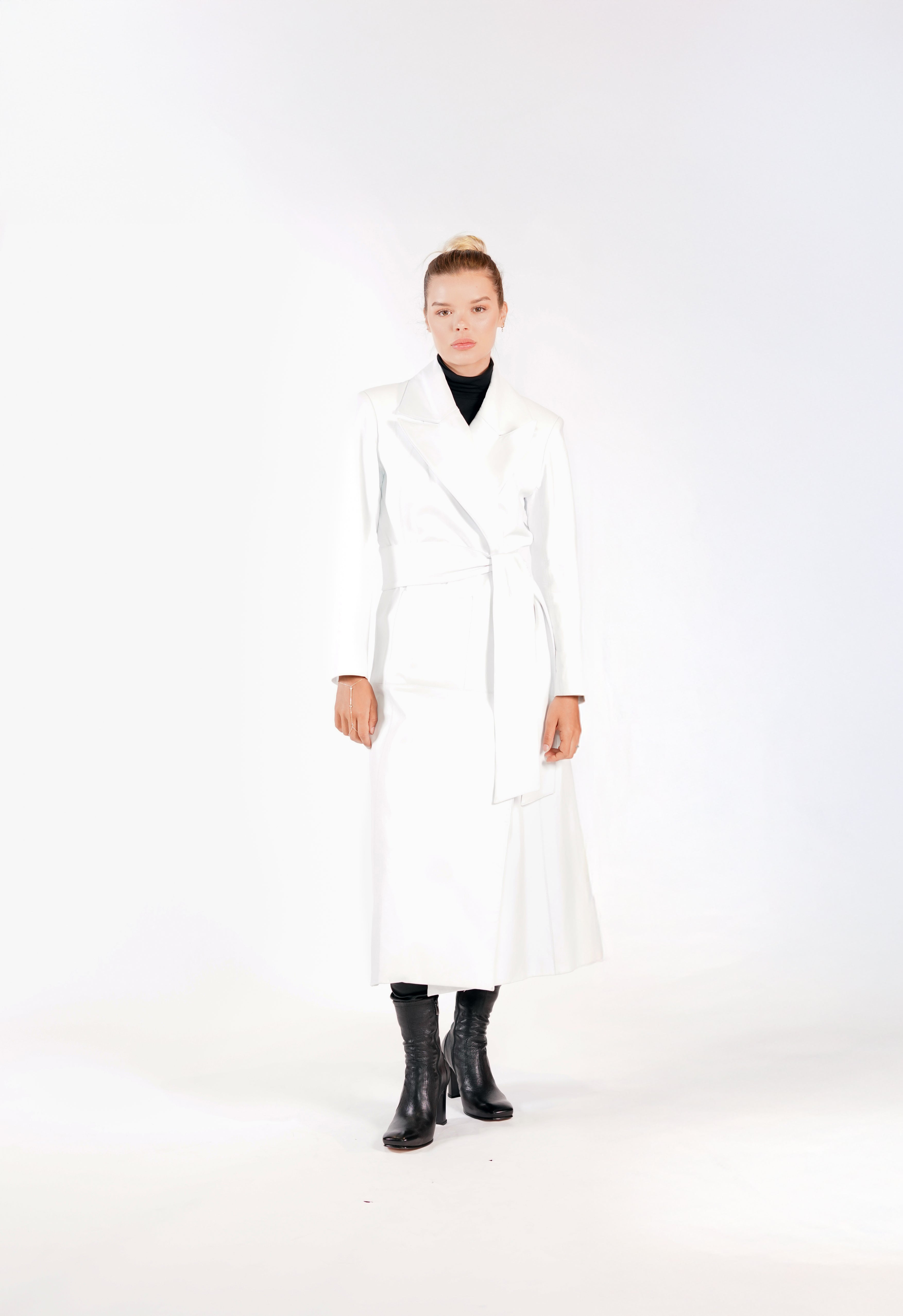 FULL LENGTH LEATHER TRENCH COAT WHITE
